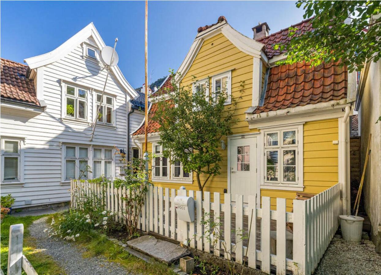 شقة Charming Bergen House, Rare Historic House From 1779, Whole House المظهر الخارجي الصورة